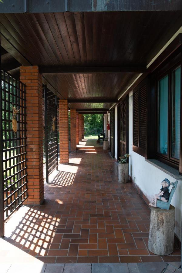Villa De Alberti Vergiate Exterior photo
